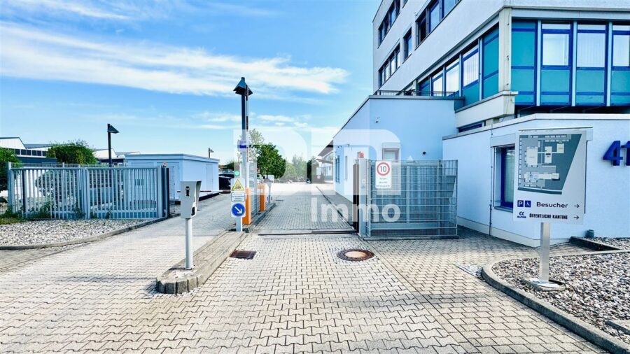 Repräsentative, belüftete Büroetage mit flexibler Raumgestaltung in Kassel-Waldau - Haupteinfahrt mit Schranke